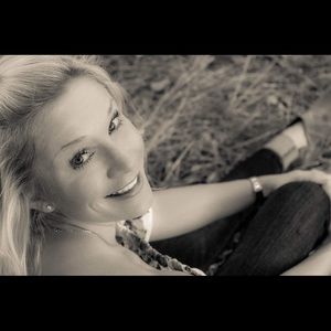 Meet your Posher, Angela